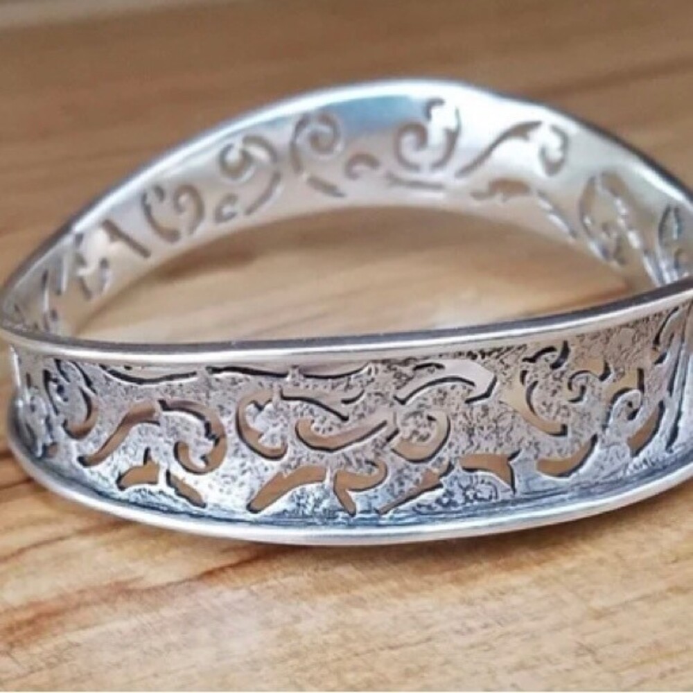 Silpada 925 Sterling Silver Oxidized Oval Cutout Bangle Retired - Picture 6 of 11
